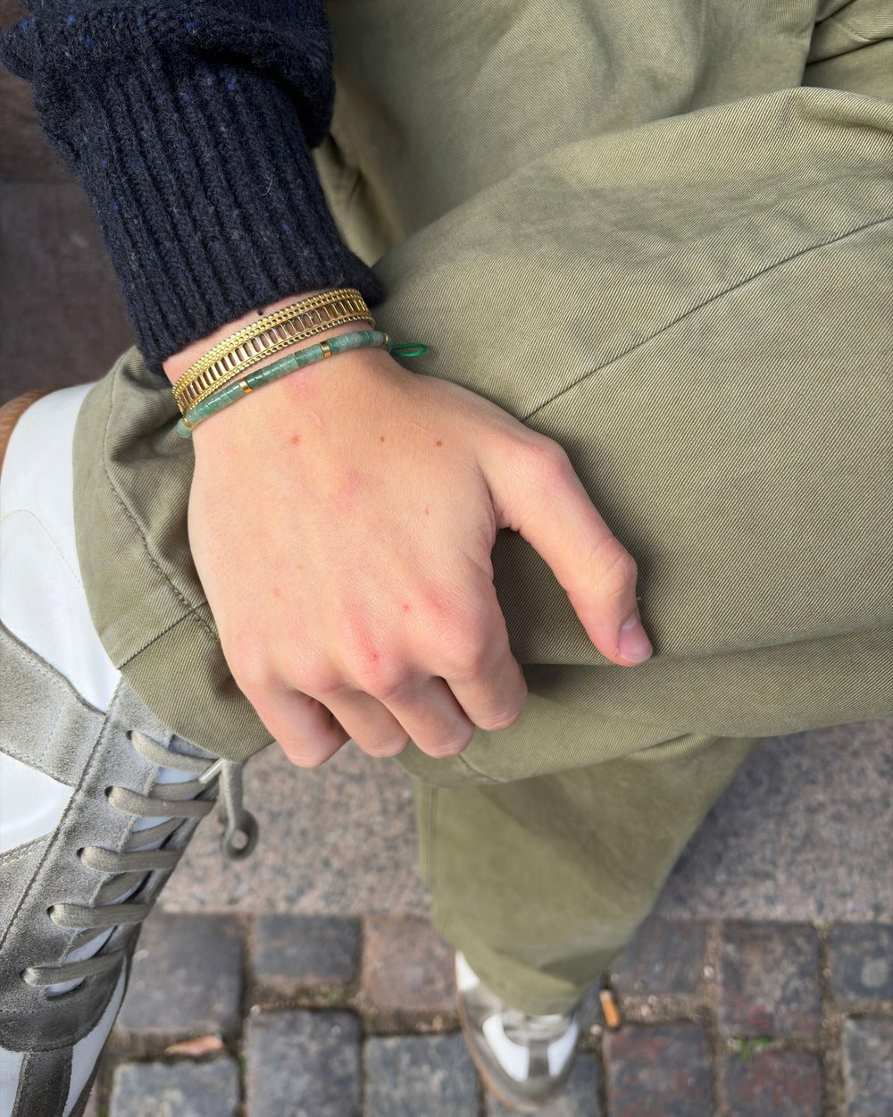 Flow armbånd - Jade på model