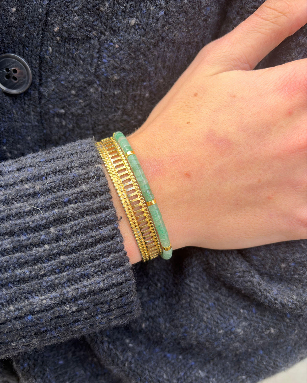 Flow armbånd - Jade på model